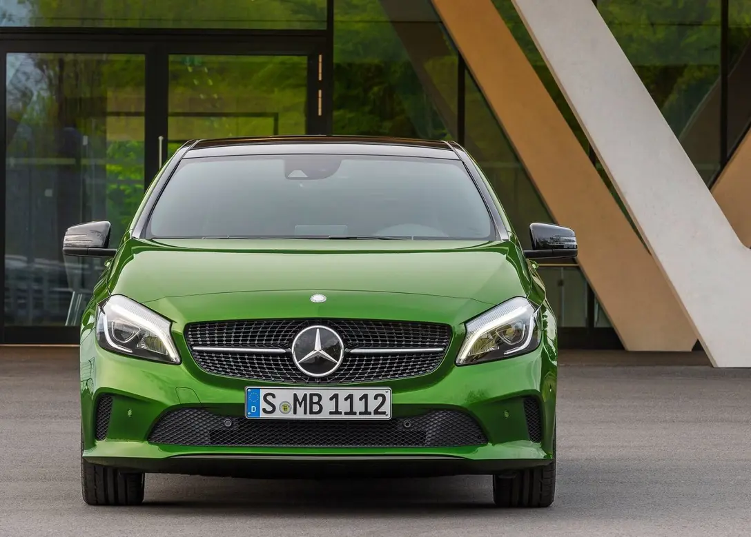 1647196-Mercedes-Benz-A-Class-2016-1280-2c.jpg