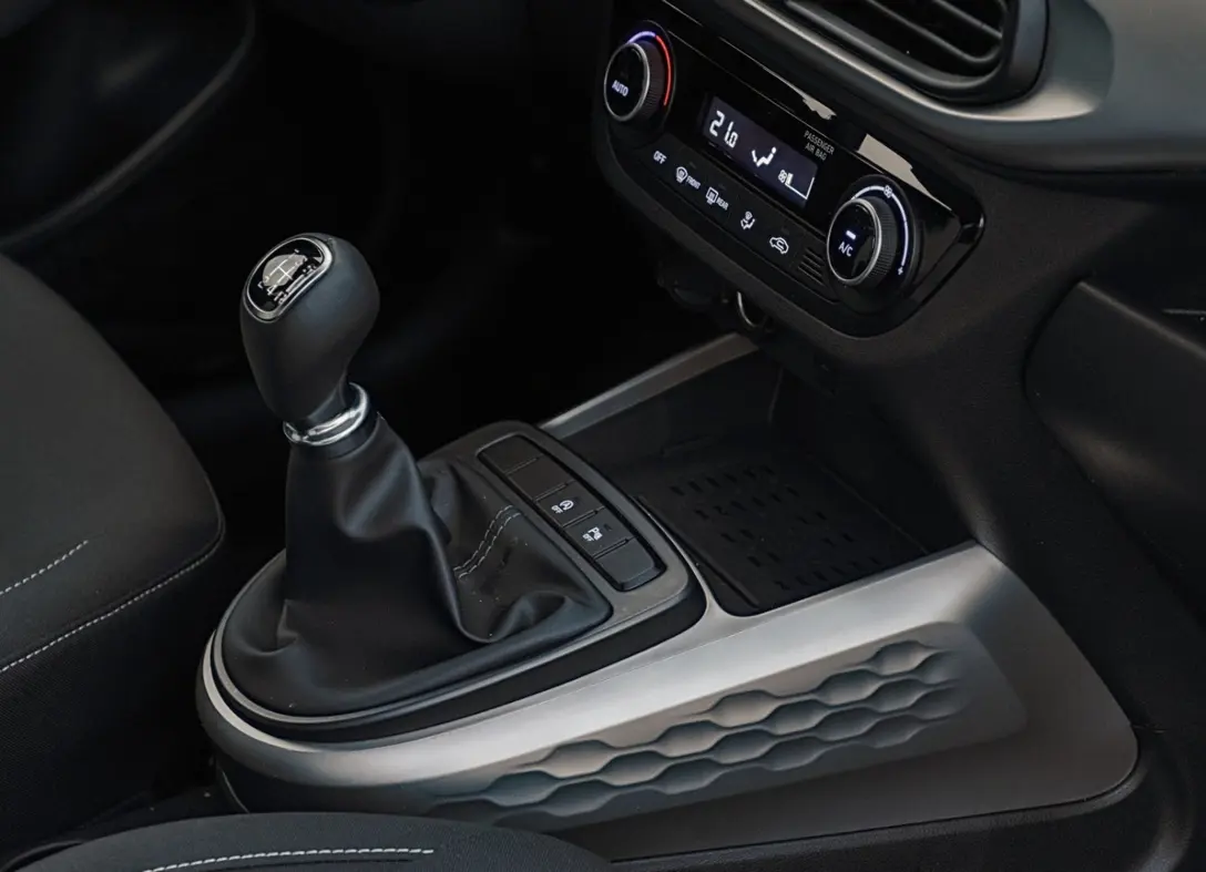 1673683-Hyundai-i10-2023-08.jpg
