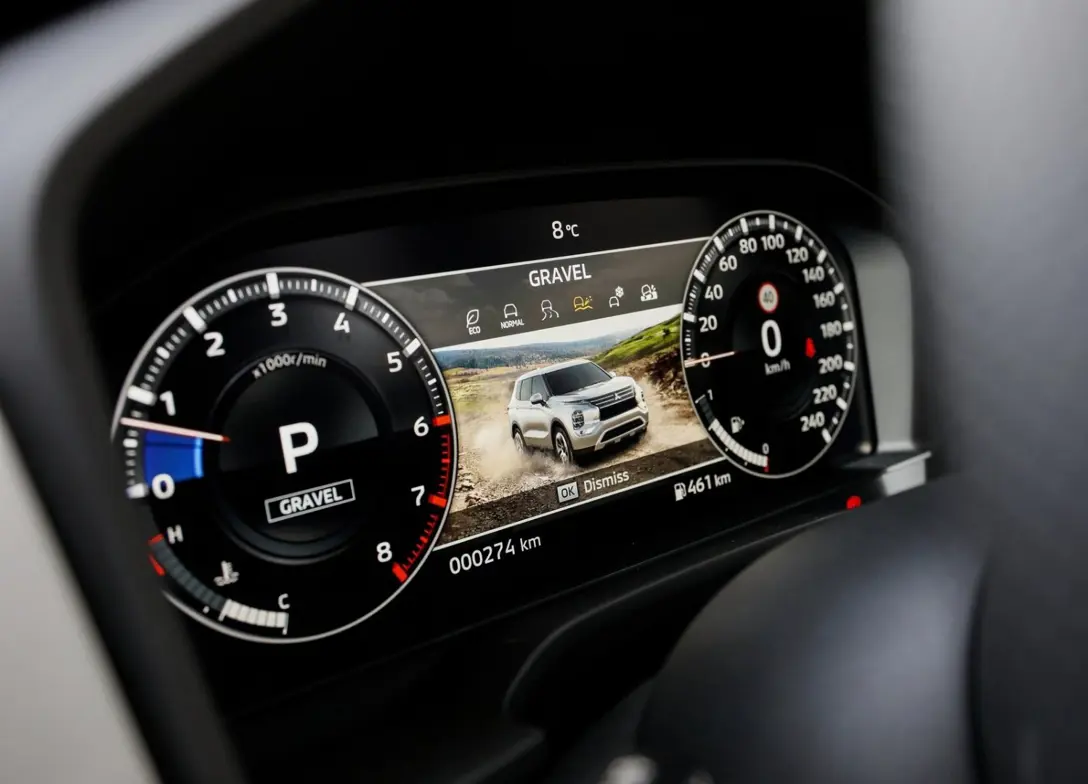 1691899-Mitsubishi-Outlander-2024-06.jpg