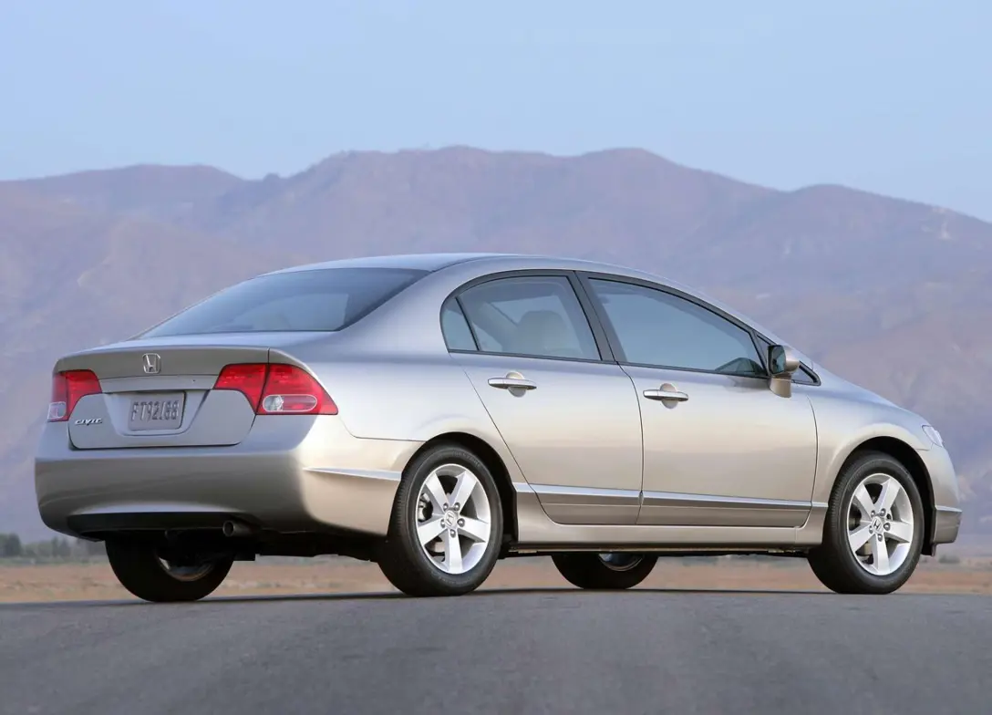 1638663-Honda-Civic_Sedan-2006-2011-03.jpg