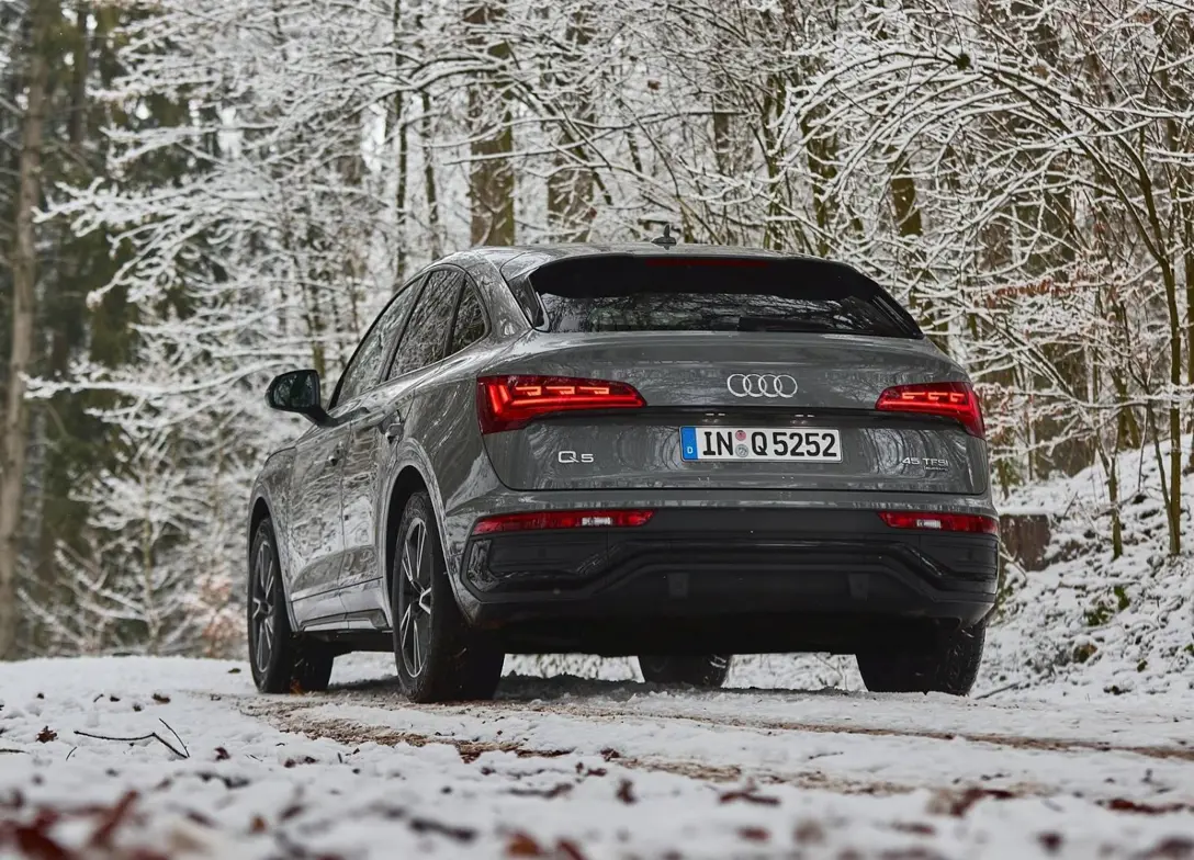 1700054-Audi-Q5_Sportback-2024-03.jpg
