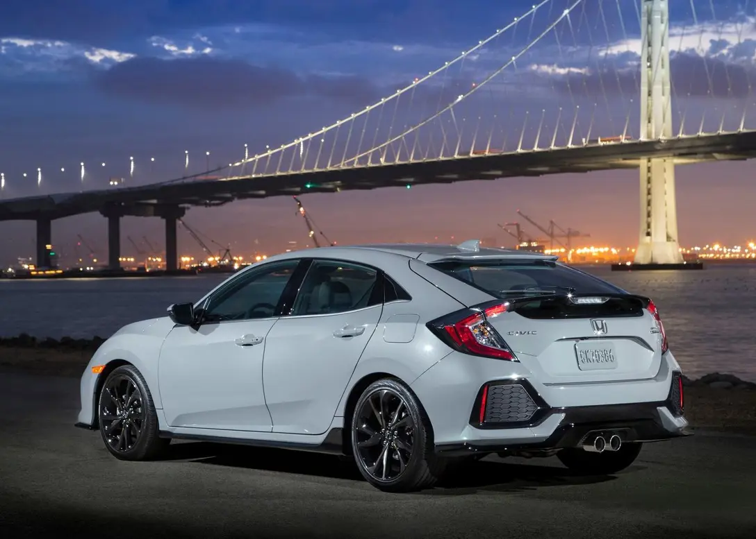 1600278-Honda-Civic_Hatchback 2.jpg
