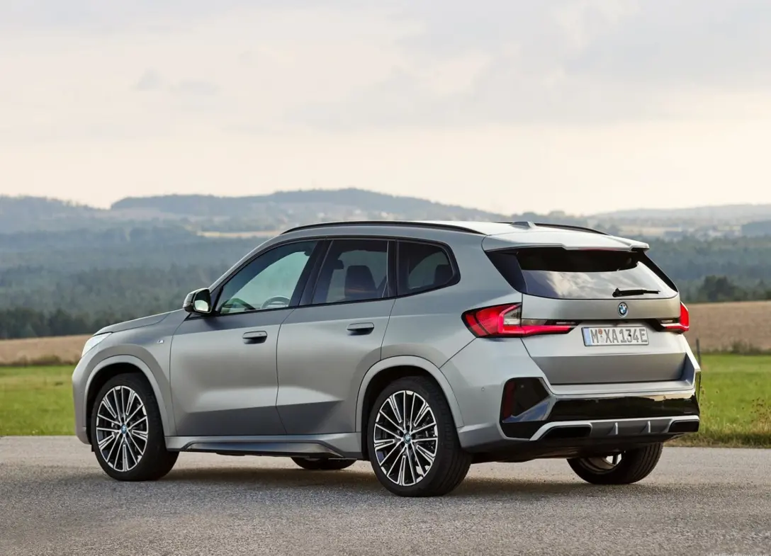 1674388-BMW-iX1-2023-02.jpg