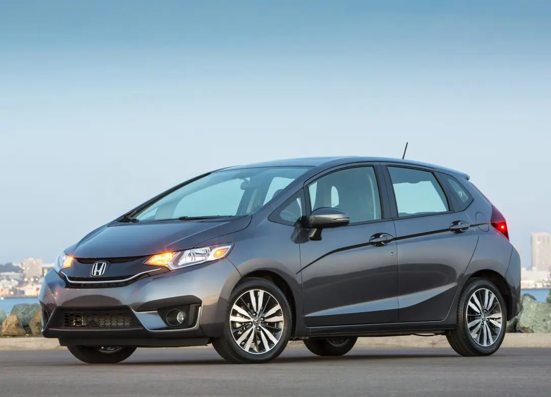 1642488-Honda-Jazz-2016-02.jpg