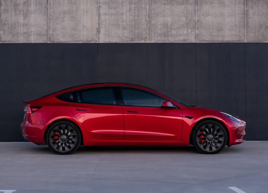 1692074-Tesla-Model_3-2024-11.jpg