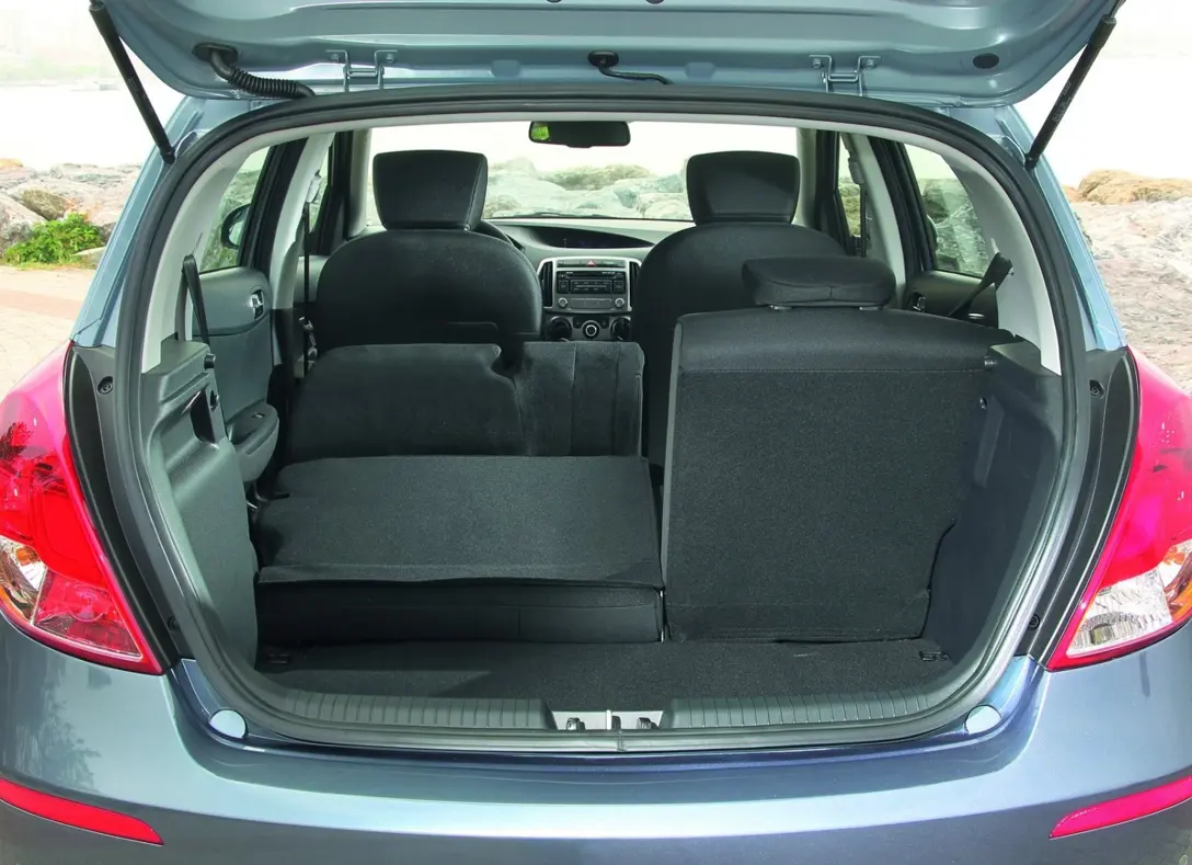 1651284-Hyundai-i20-2013-07.jpg