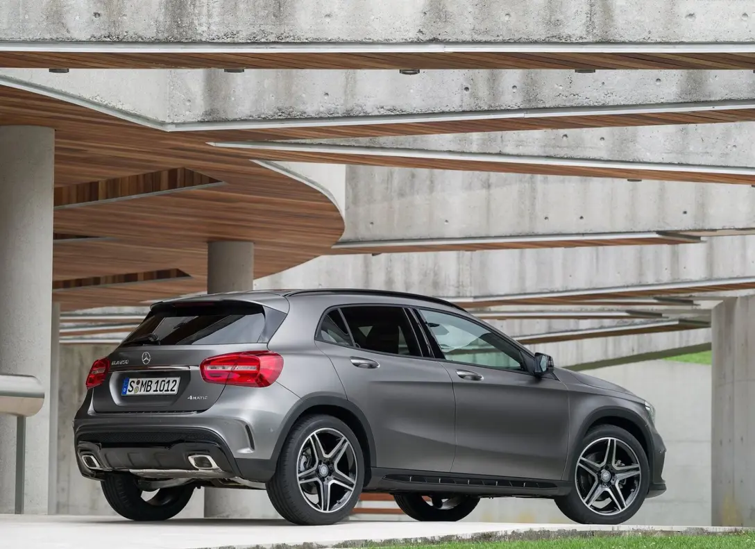1648796-Mercedes-Benz-GLA-Class-2017-02.jpg