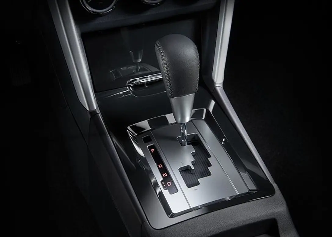 1666039-Mitsubishi-Lancer_Sportback-2017-07.jpg