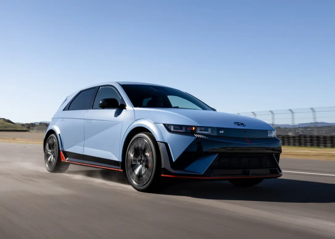 1701462-Hyundai-Ioniq_5N-2024-13-FL.jpg