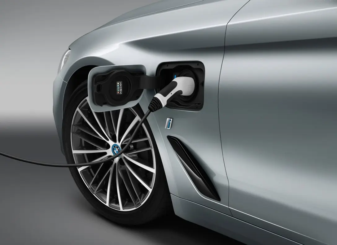 1650183-BMW-5-Series-2018-10.jpg