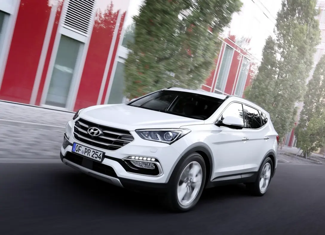 1642854-Hyundai-Santa_Fe-2018-02.jpg