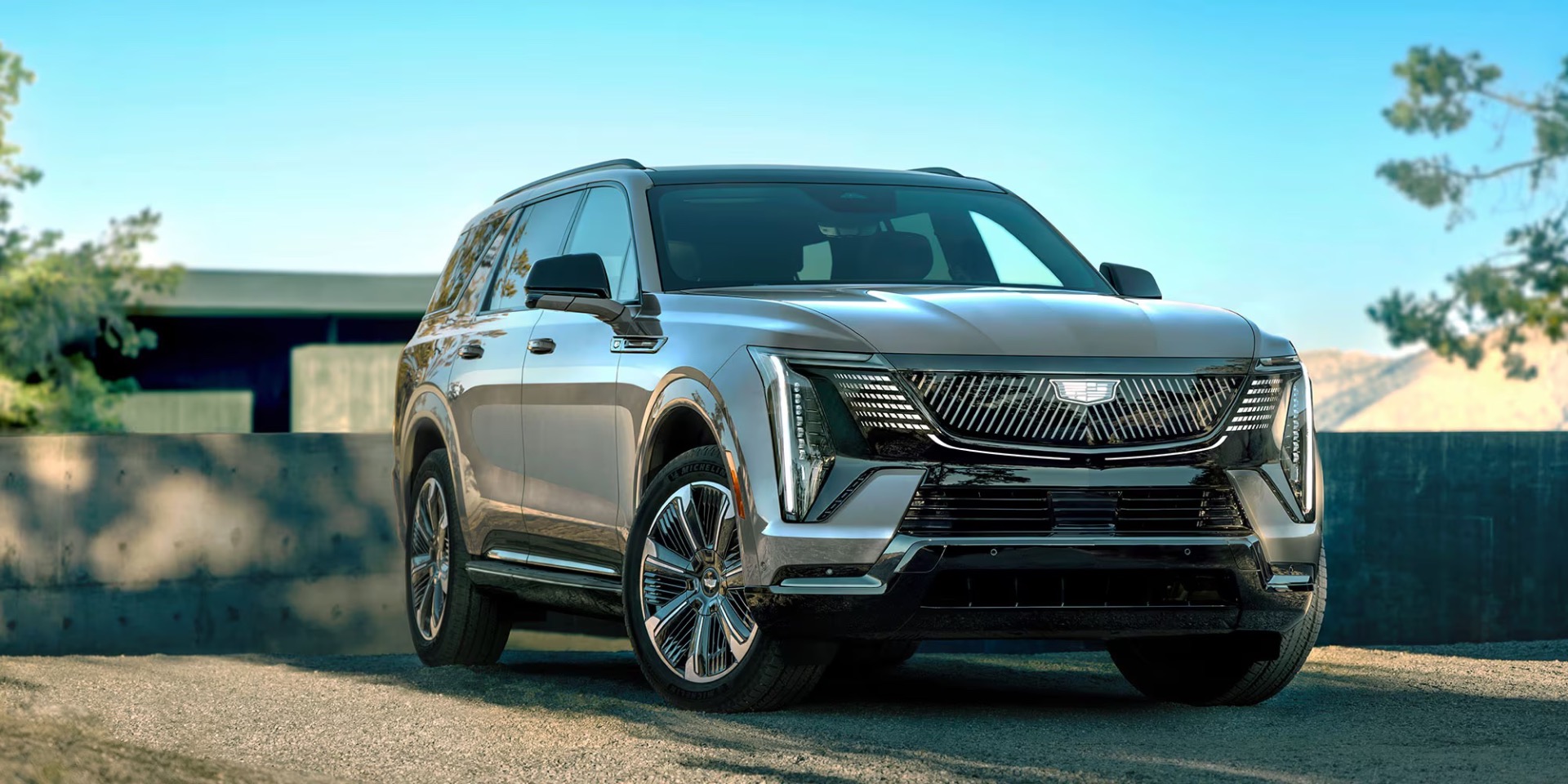 1707353-my26-escalade-iql-gallery-exterior-modal-front-passenger-side-v2.jpg.jpeg