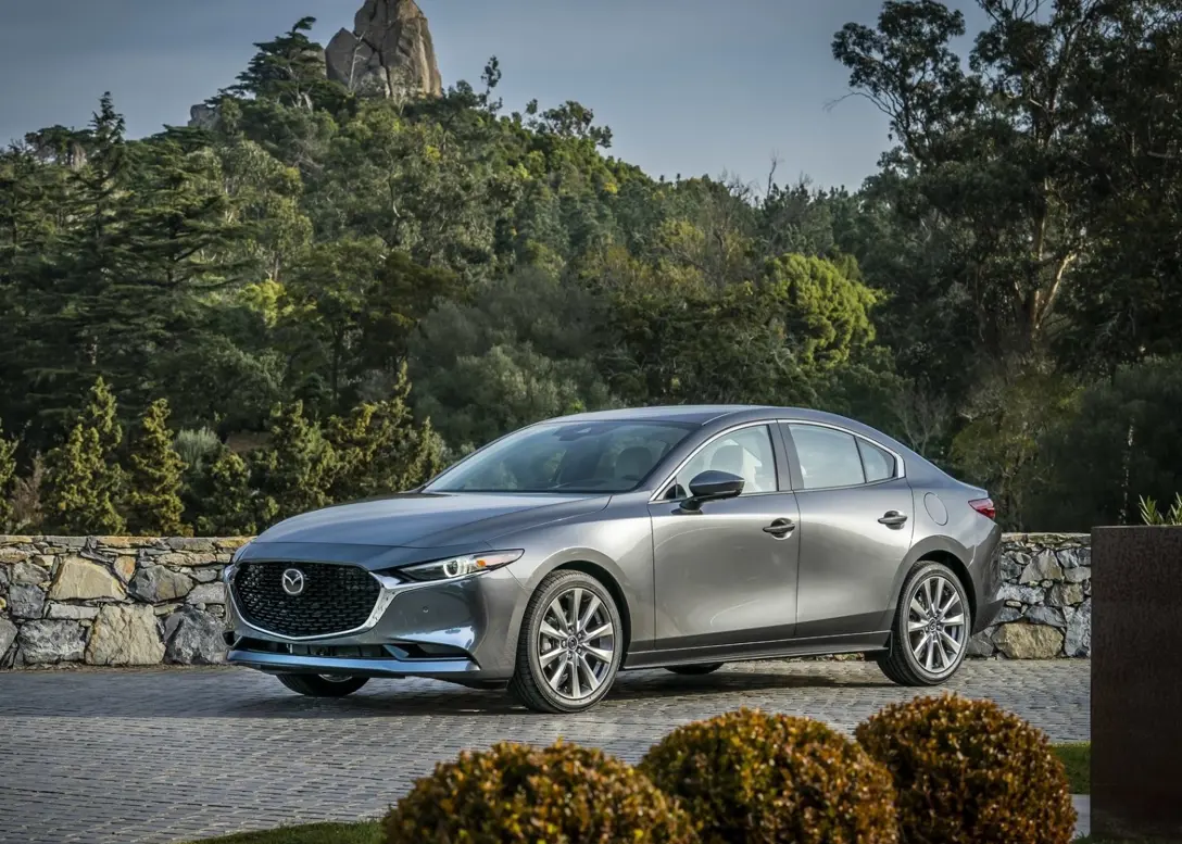 1638713-Mazda-3_Sedan-2021-01.jpg