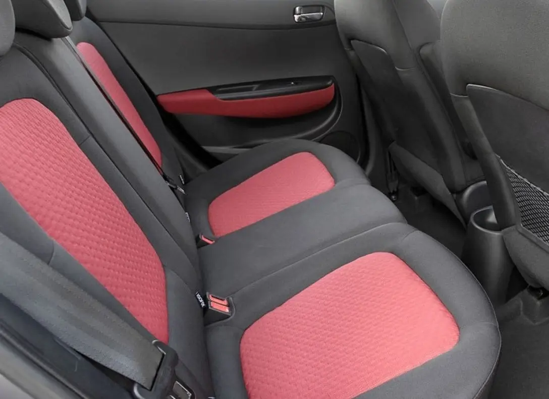 1651288-Hyundai-i20-2013-06.jpg