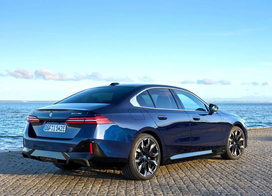 1690139-BMW-i5-2024-02.jpg