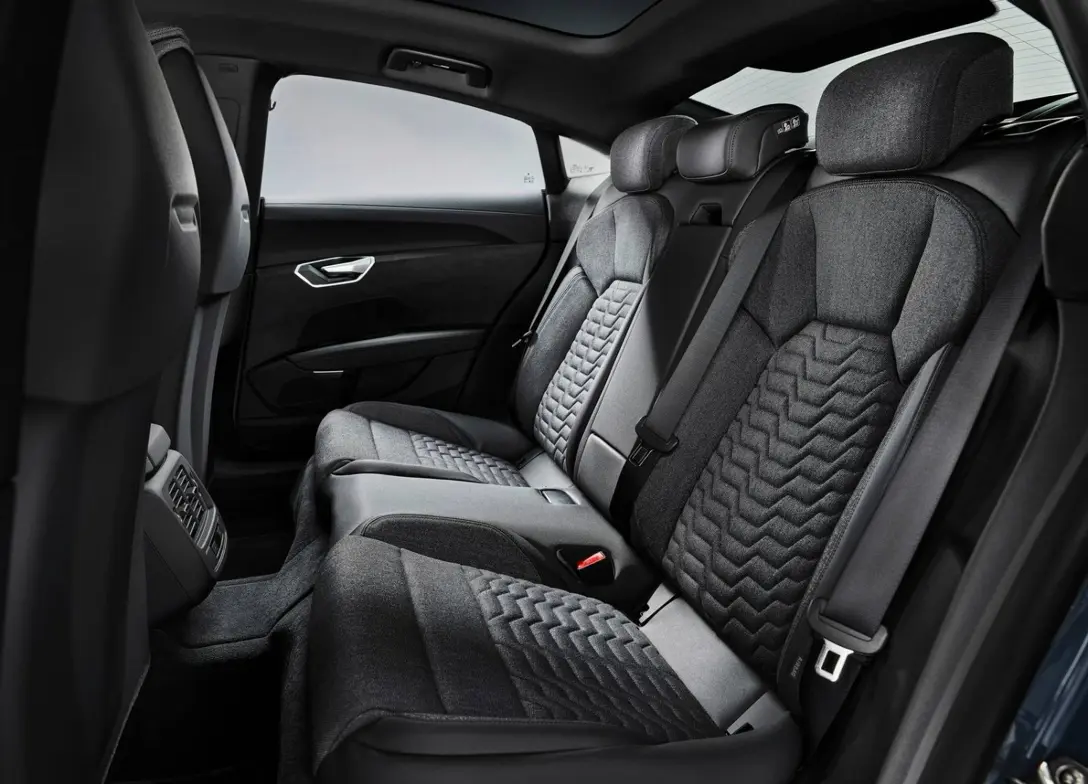 1699995-Audi-e-tron_GT_quattro-2024-10.jpg