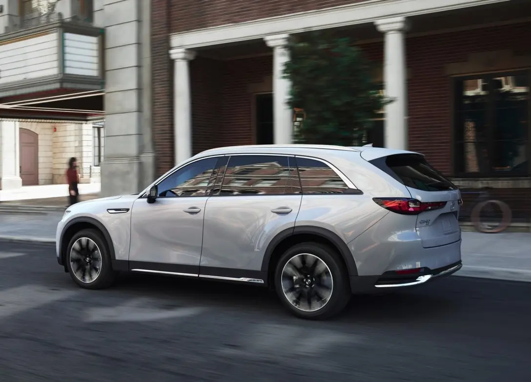 1685120-Mazda-CX-90-2023-02.jpg