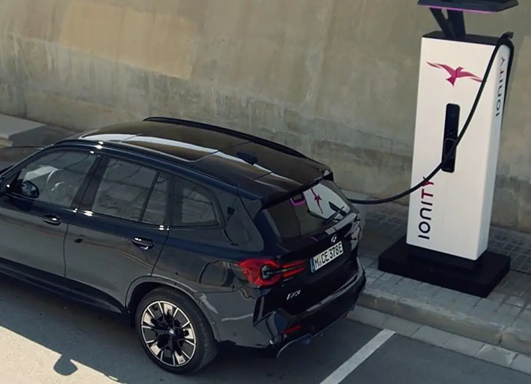 1682219-BMW-iX3-2023-03.jpg