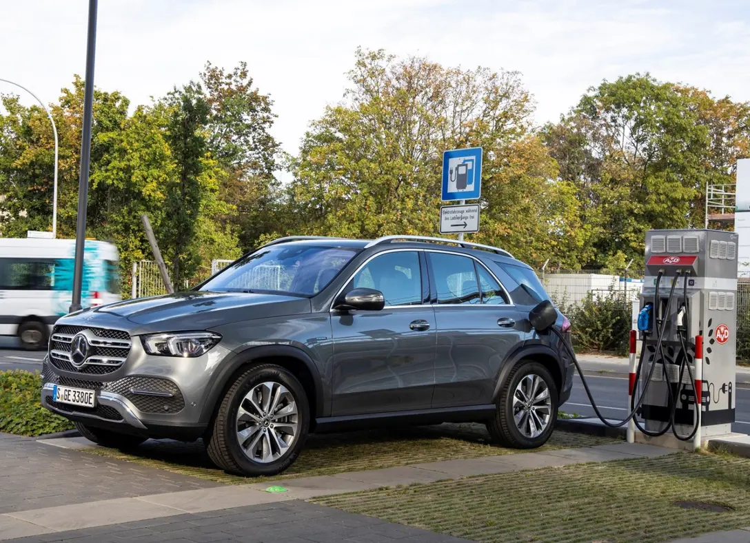 1648142-Mercedes-Benz-GLC-2021-08.jpg