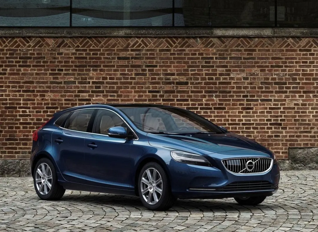 1663734-Volvo-V40-2019-01.jpg