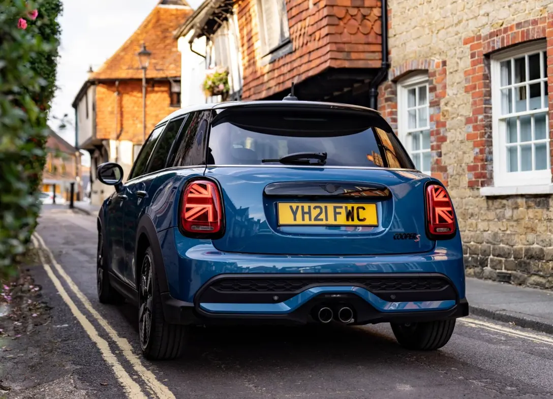 1695317-Mini-Cooper_S_5-door-2024-07.jpg