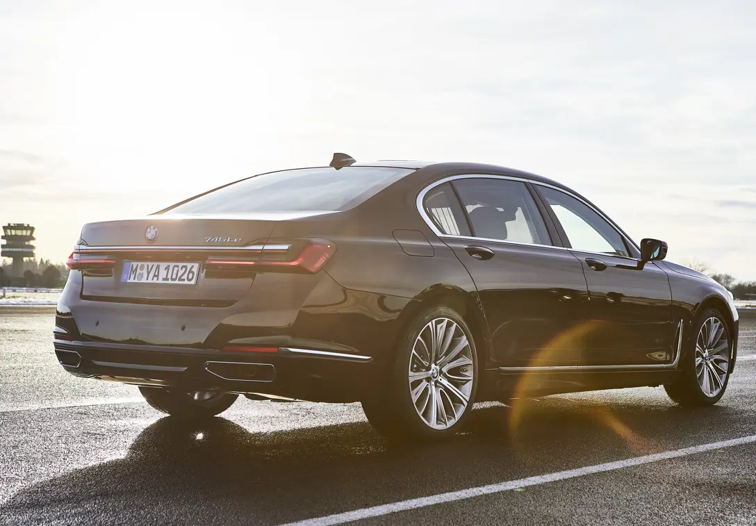 1663023-BMW-7-Series-2020-06.jpg