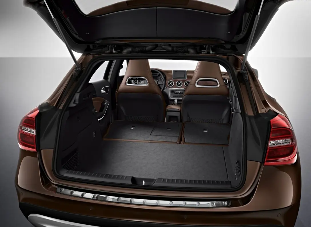 1668545-Mercedes-Benz-GLA-Class-2016-07.jpg
