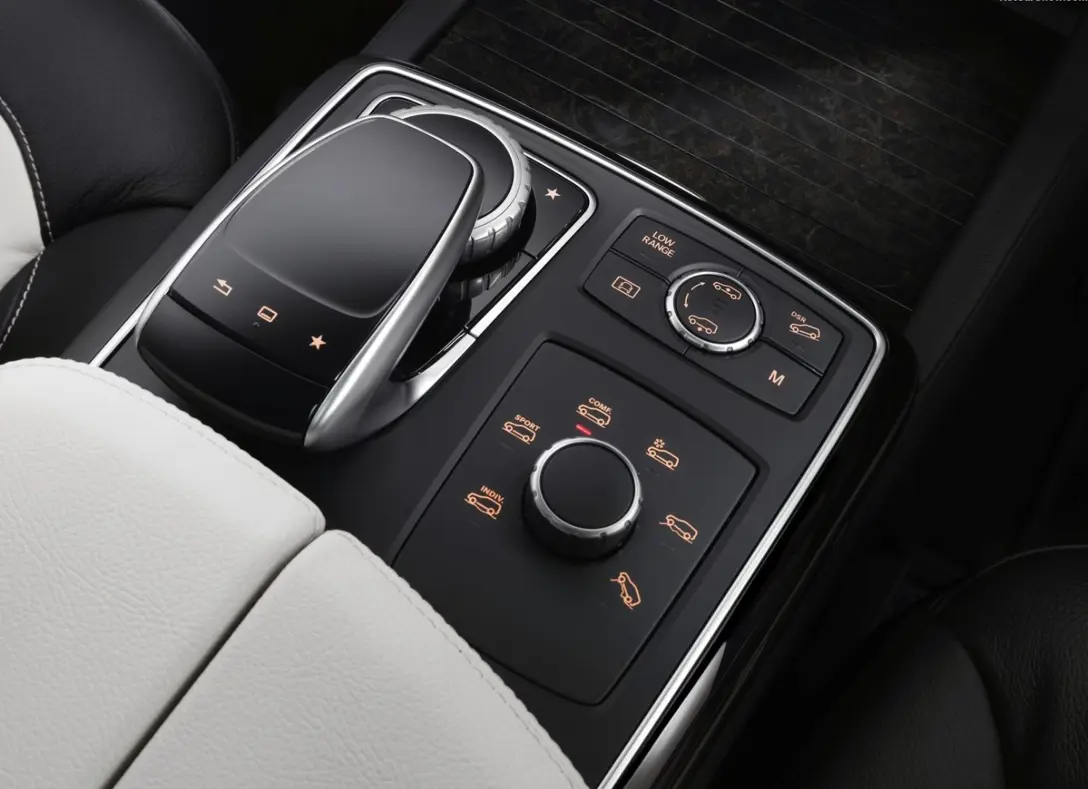 1656013-Mercedes-Benz-GLE-2017-06.jpg