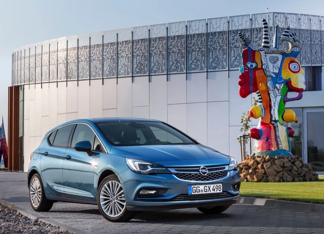 1648359-Opel-Astra-2018-02.jpg