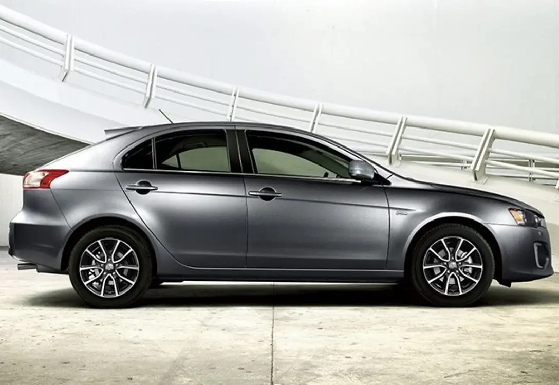1666034-Mitsubishi-Lancer_Sportback-2017-01.jpg