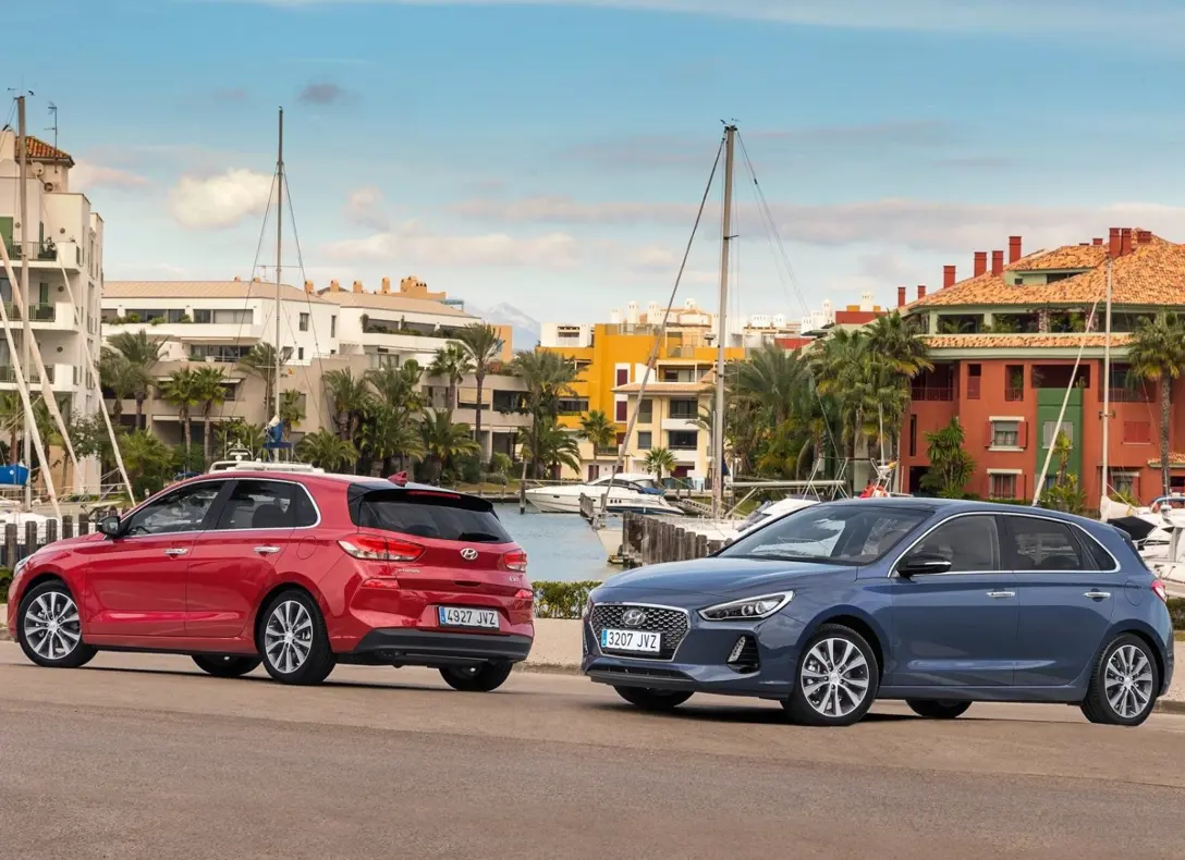 1645650-Hyundai-i30-2017-1600-22.jpg