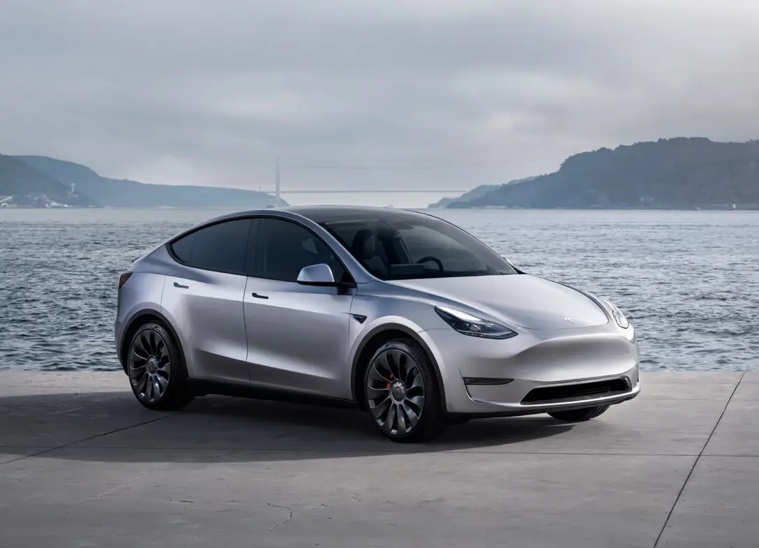 1694087-Tesla-Model_Y-2024-000.jpg