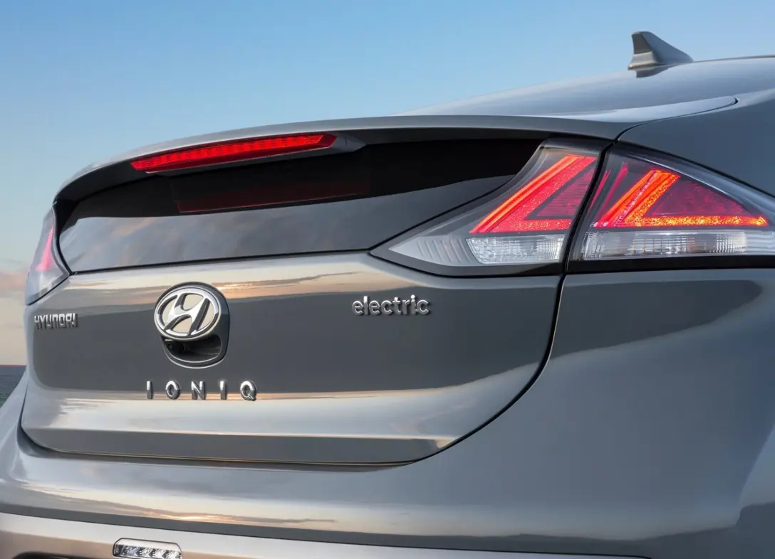1636194-Hyundai-Ioniq-2020-06.jpg