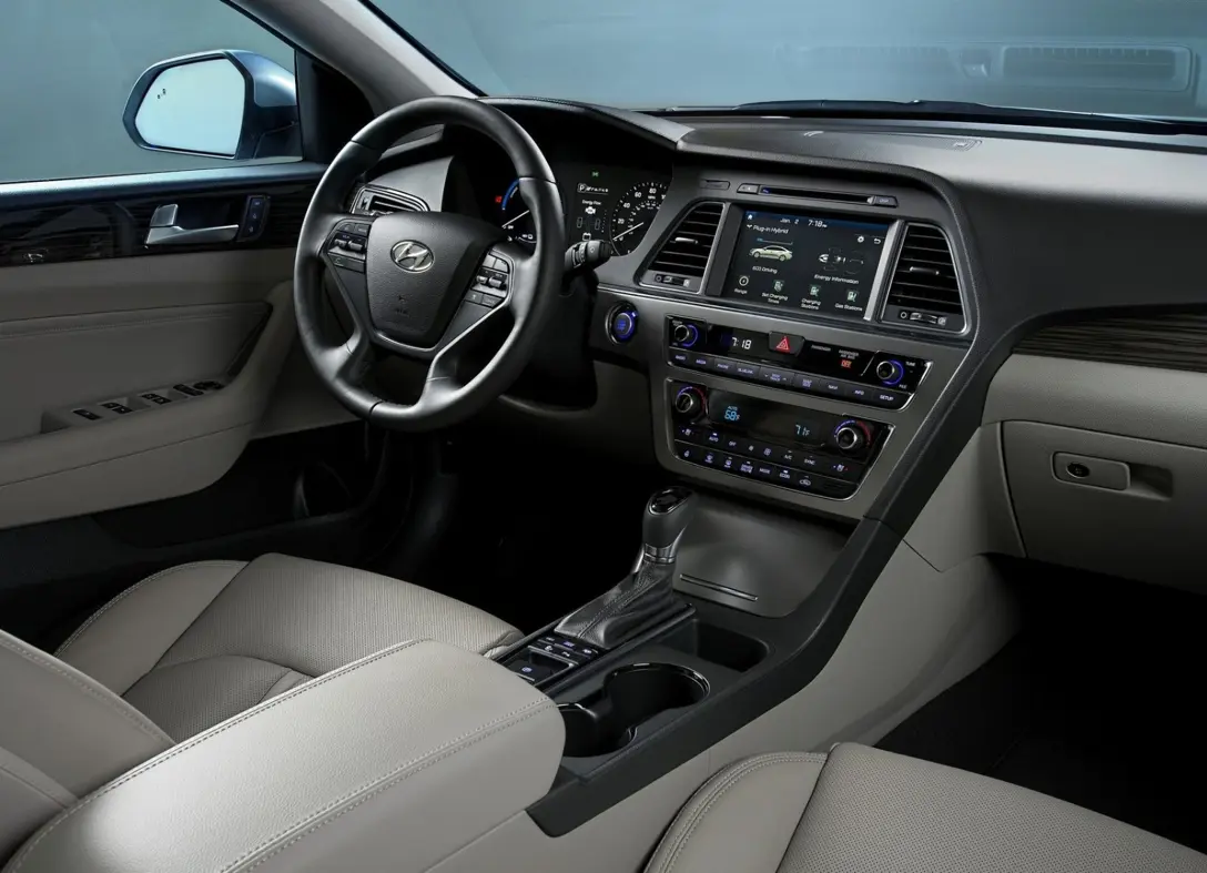 1647558-Hyundai-Sonata_Hybrid-2017-05.jpg