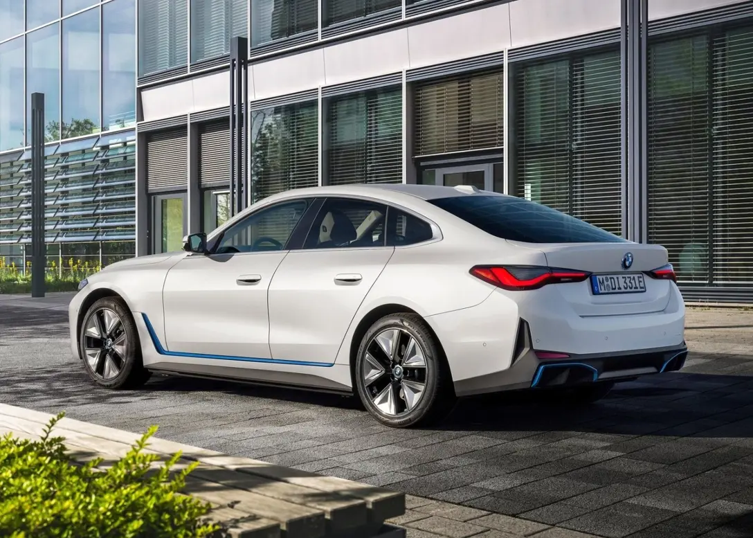 1700722-BMW-i4-2024-00.jpg