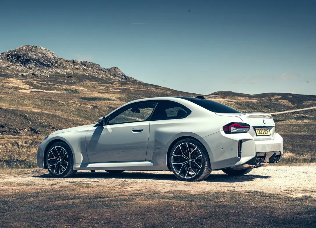 1698737-BMW-M2-2024-04.jpg