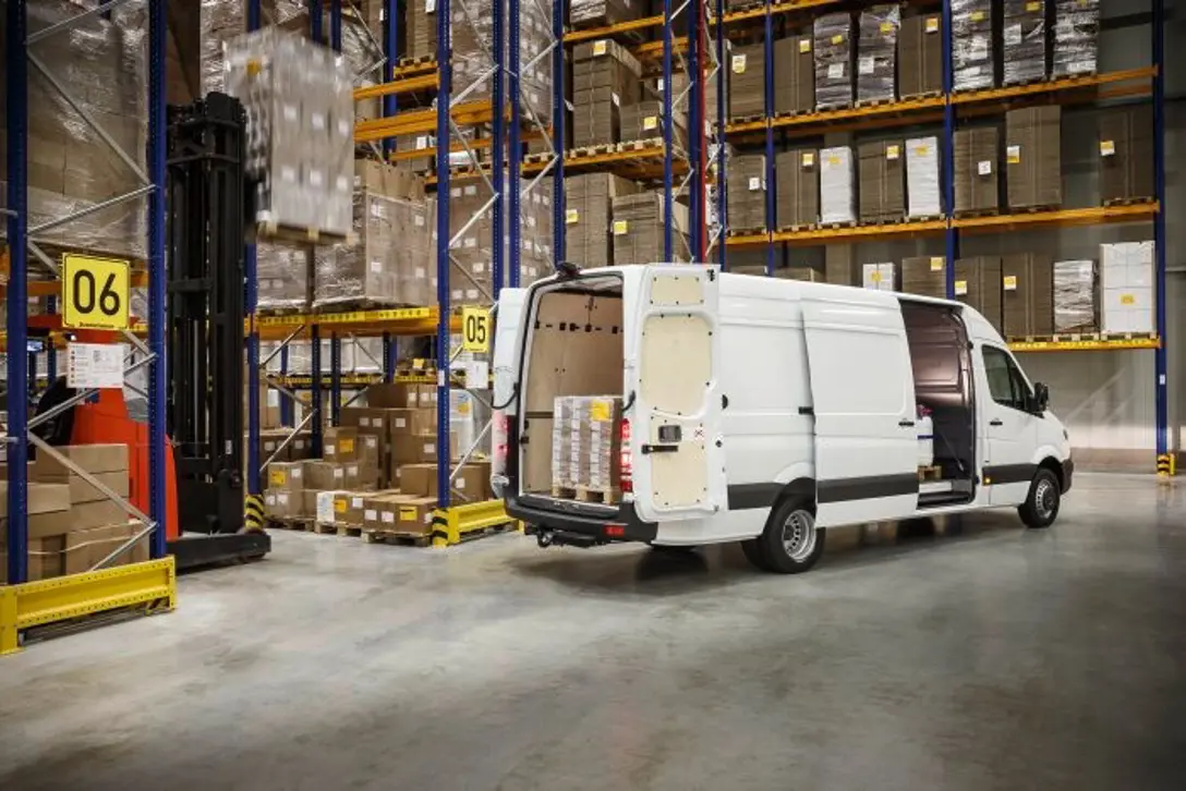 1602213-Mercedes-Benz-Sprinter-7.jpg