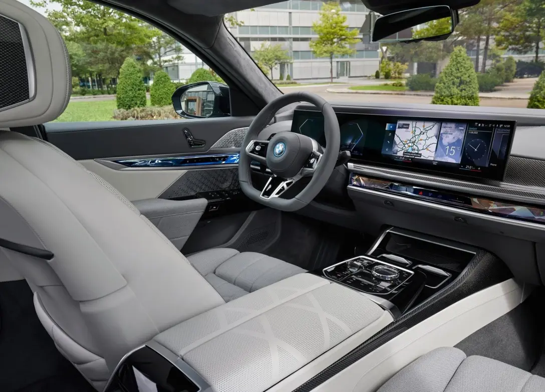 1680351-BMW-7-Series-2023-05.jpg