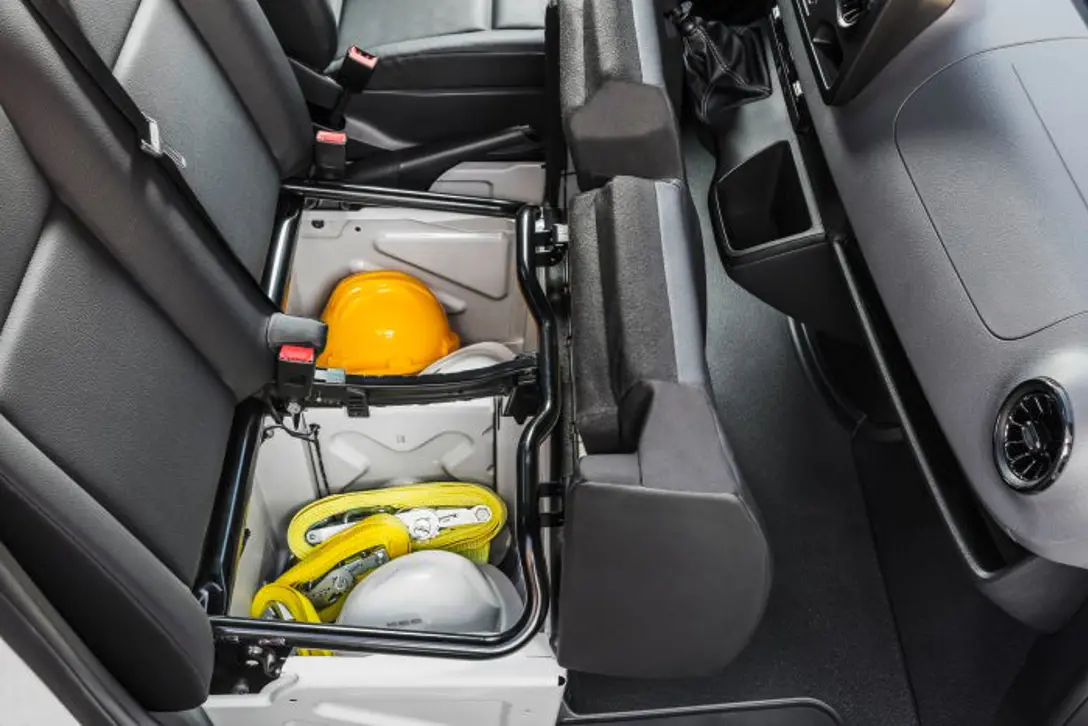 1602217-Mercedes-Benz-Sprinter-4.jpg