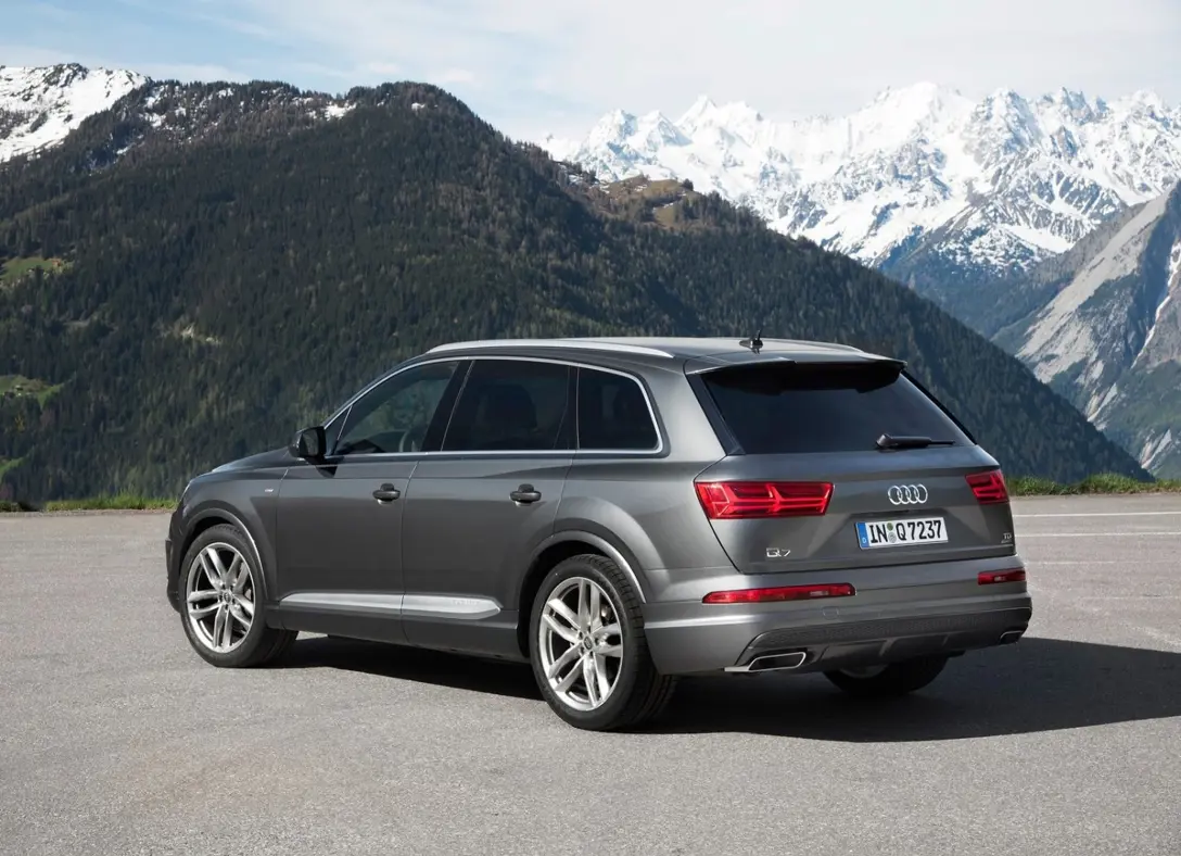 1648496-Audi-Q7-2016-03.jpg