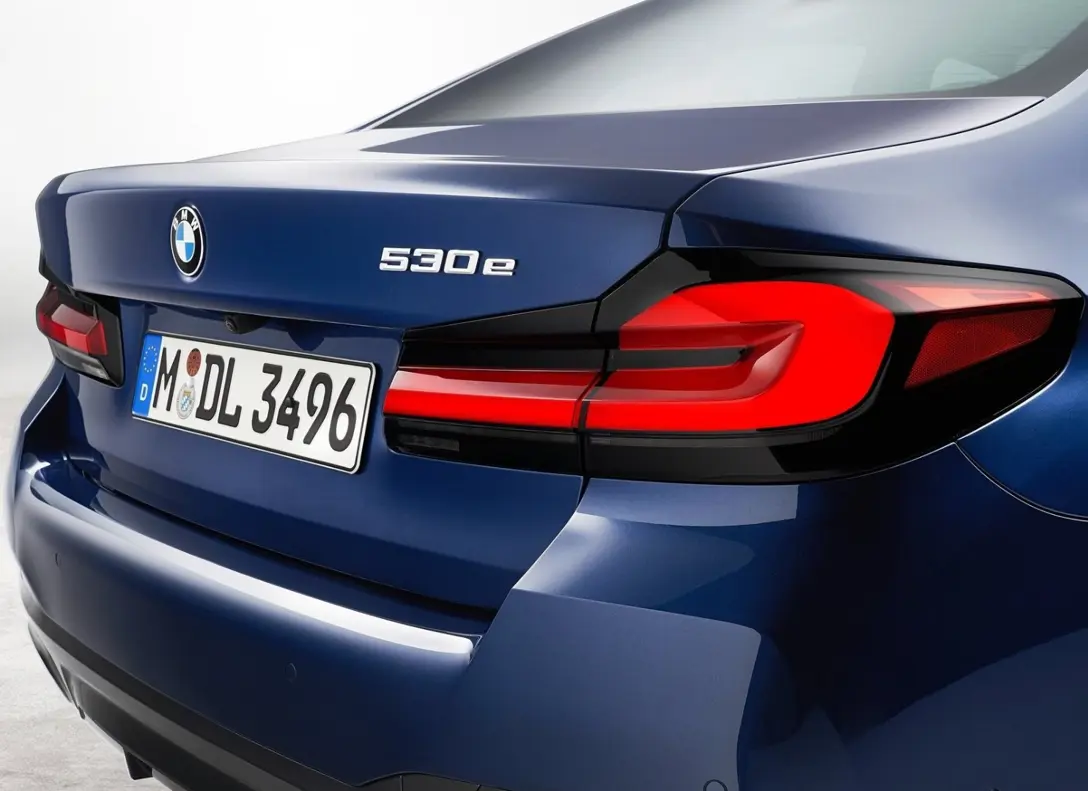 1639573-BMW-5-Series-2021-05.jpg