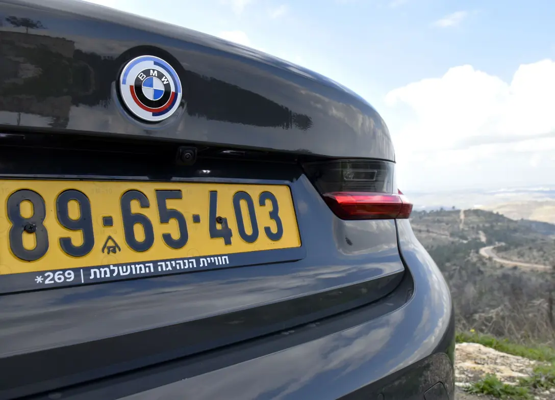 1701289-BMW-3-series-2024-10-ES.jpg