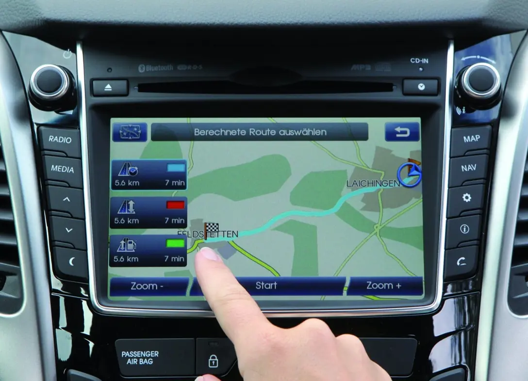 1690664-Hyundai-i30_Wagon-2013-07.jpg