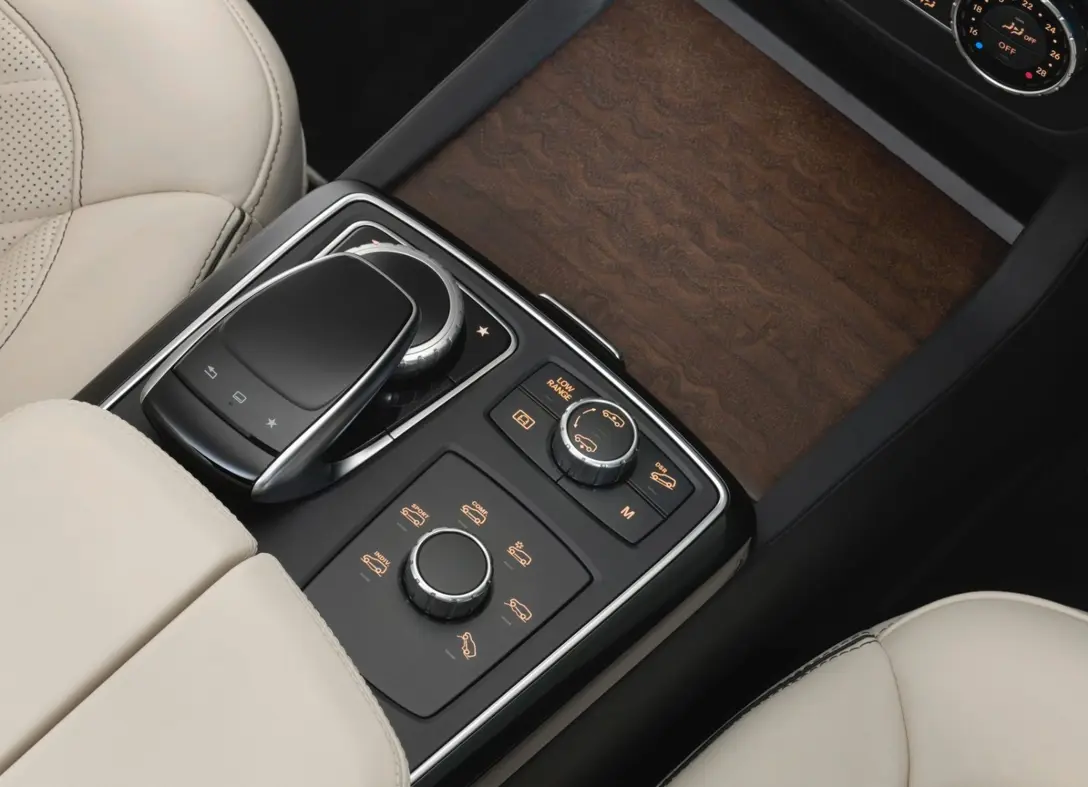 1669647-Mercedes-Benz-GLS-2016-04.jpg