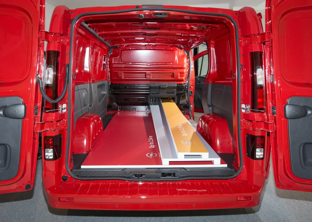 1601718-Opel Vivaro 4.jpg