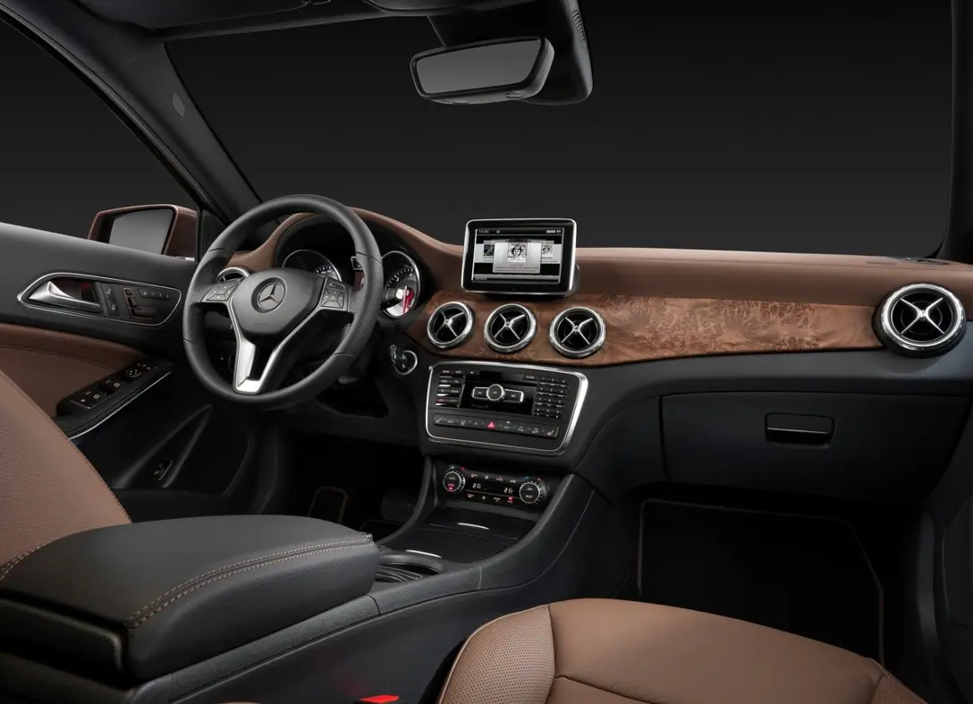 1648798-Mercedes-Benz-GLA-Class-2017-05.jpg