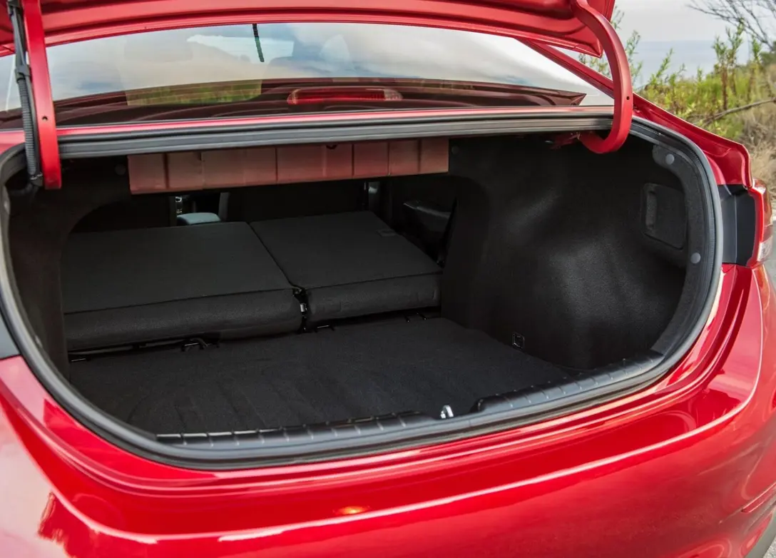 1655172-Hyundai-Accent-2018-1600-37.jpg