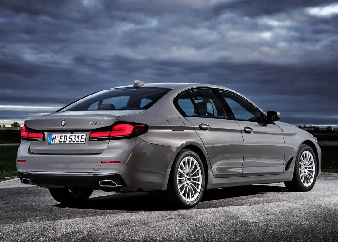 1678449-BMW-5-Series-2023-03.jpg