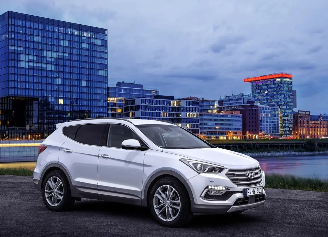 1642851-Hyundai-Santa_Fe-2018-01.jpg