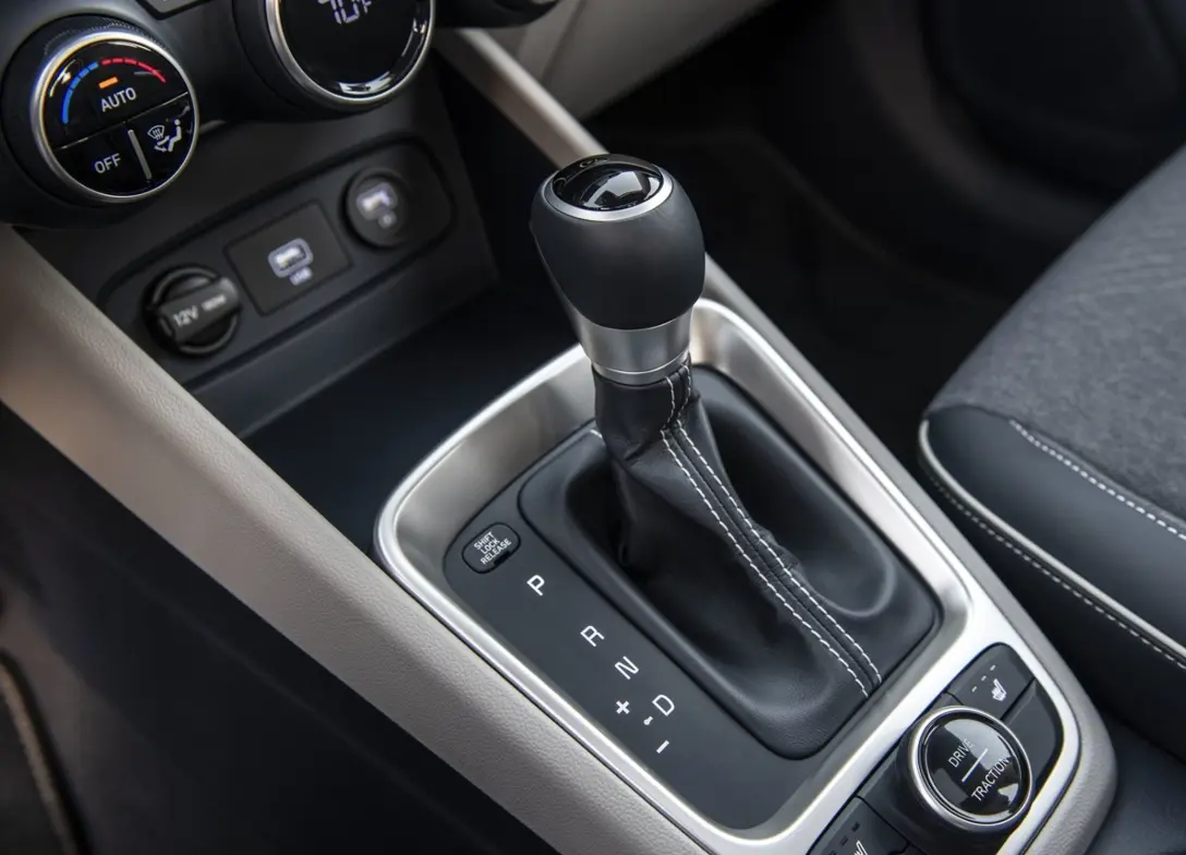 1692653-Hyundai-Venue-2024-10.jpg